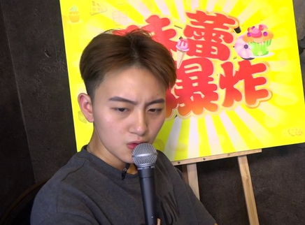 “拼命三郎”张晓钰嗓音沙哑紧张排练