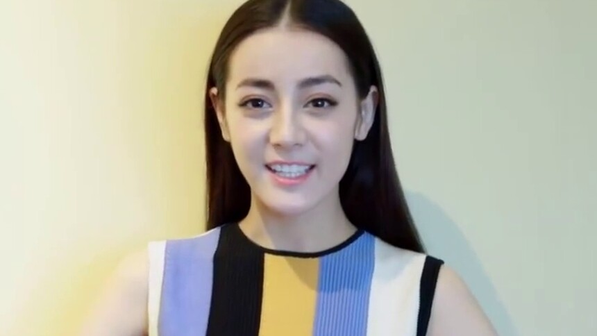 "龙套女"的爱情故事迪丽热巴牵手盛一伦演绎甜美纯恋