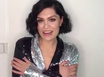 Jessie J录制视频大秀中文