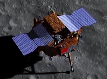 嫦娥四号成功登陆在月球正面还是背面？