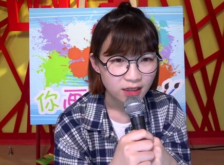 吃货周吉芳胃口大开直呼辣条君