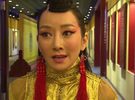 萨顶顶助阵快女