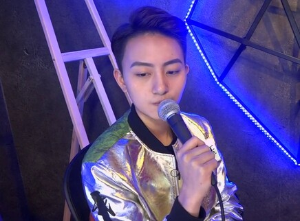 张晓钰成自拍狂魔Pose技能满点