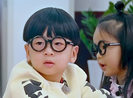 爱上幼儿园暖心收官 萌娃萌语逗笑众人 萌娃大脑启蒙课 萌娃军训大