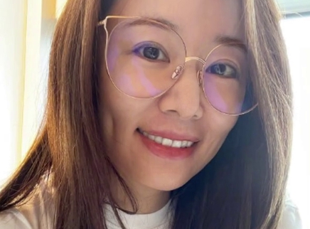林心如晒怼脸拍素颜状态超好